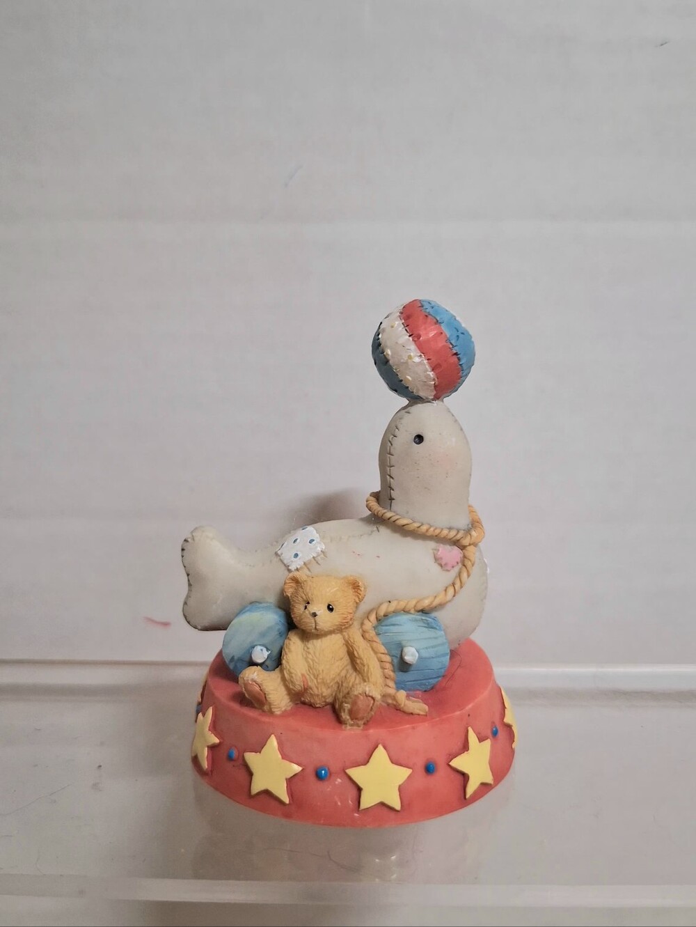 Enesco 1995 Cherished Teddies 'Seal Of Friendship' #137596 Figurine 3.25" Stars